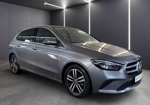 Mercedes-Benz B 200, 2022