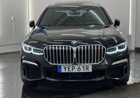 BMW 740, 2020
