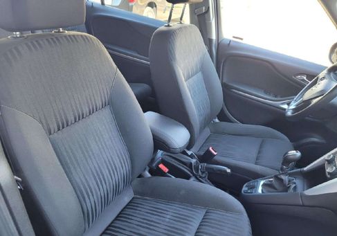Opel Zafira, 2018 3