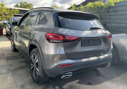 Mercedes-Benz GLA 200, 2022