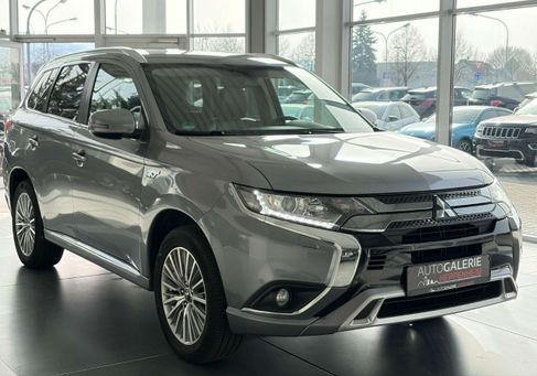 Mitsubishi Outlander, 2020
