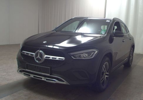 Mercedes-Benz GLA 250, 2021