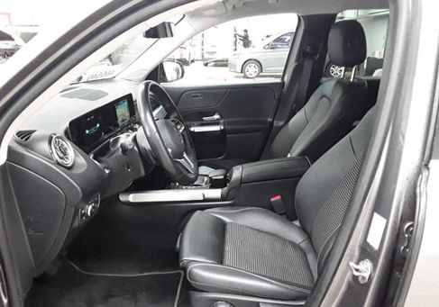 Mercedes-Benz GLB 200, 2022