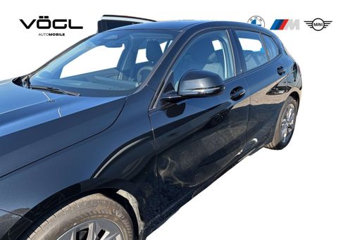 BMW 120, 2025 2