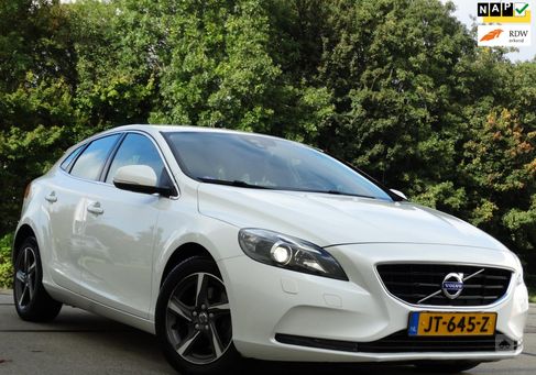 Volvo V40, 2016