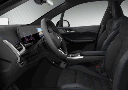 BMW 220, 2025 3
