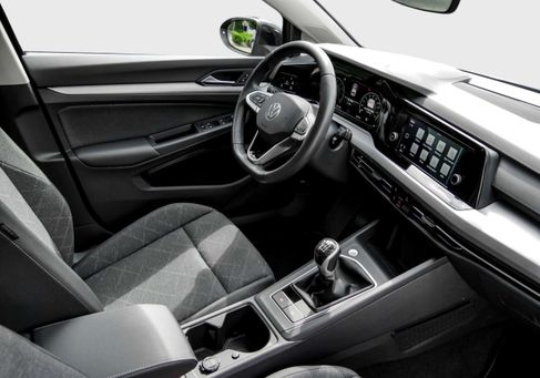 Volkswagen Golf, 2023