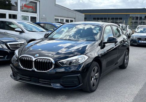BMW 118, 2021