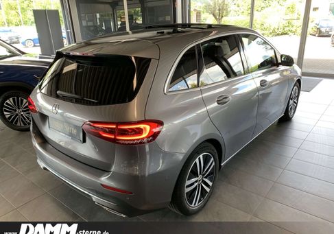 Mercedes-Benz B 200, 2021