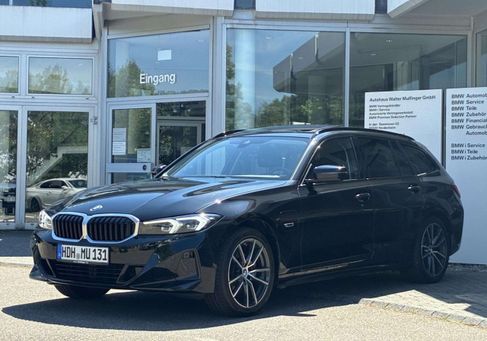 BMW 330, 2023