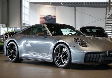 Porsche 911, 2025