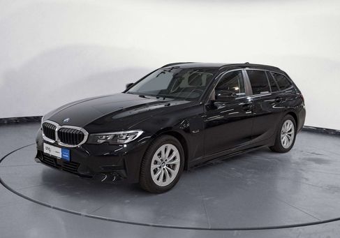 BMW 330, 2022