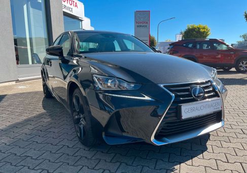 Lexus IS 300, 2019 3