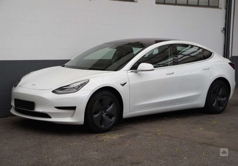 Tesla Model 3, 2020