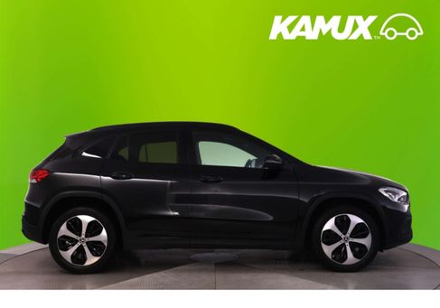 Mercedes-Benz GLA 200, 2021