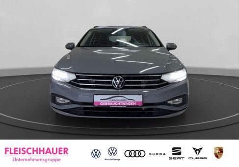 Volkswagen Passat, 2022