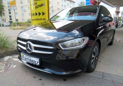 Mercedes-Benz B 200, 2022