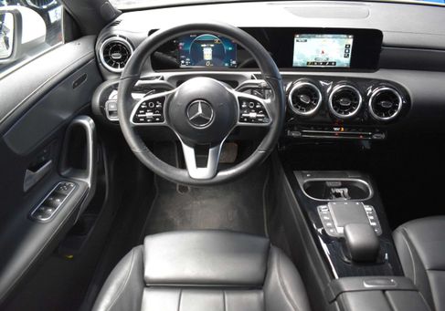 Mercedes-Benz CLA 220, 2022