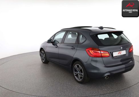 BMW 225, 2019