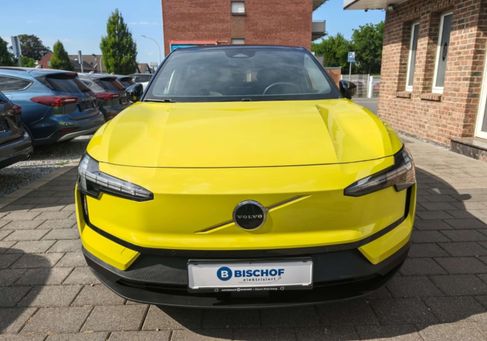 Volvo EX30, 2024 3