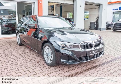 BMW 330, 2022