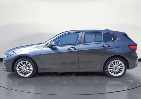 BMW 120, 2021 3