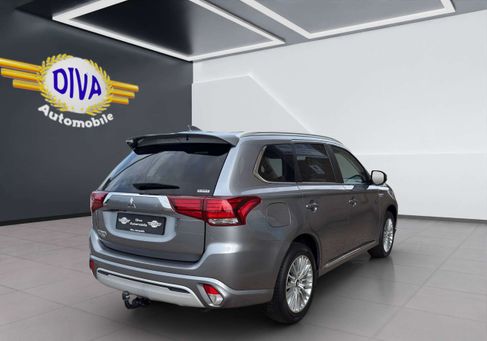 Mitsubishi Outlander, 2020