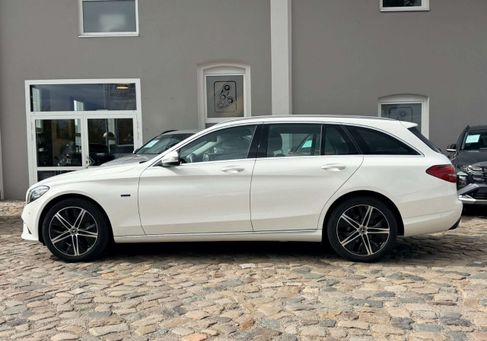 Mercedes-Benz C 300, 2021 3