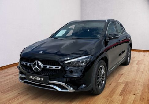 Mercedes-Benz GLA 180, 2025