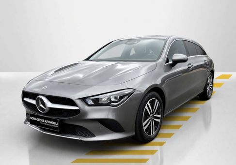 Mercedes-Benz CLA 200, 2022
