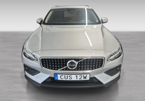 Volvo V60 Cross Country, 2023