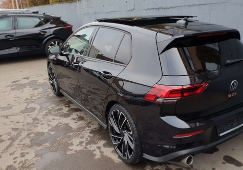 Volkswagen Golf, 2022