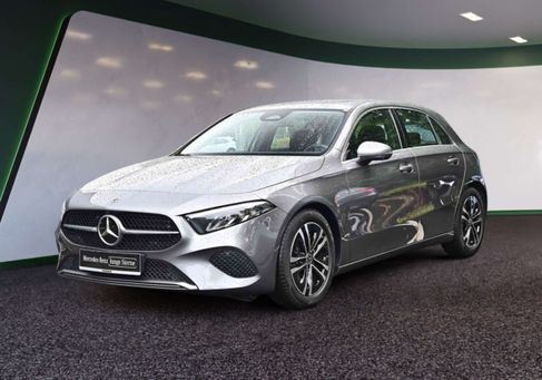 Mercedes-Benz A 180, 2025