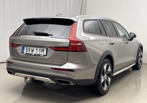 Volvo V60 Cross Country, 2020