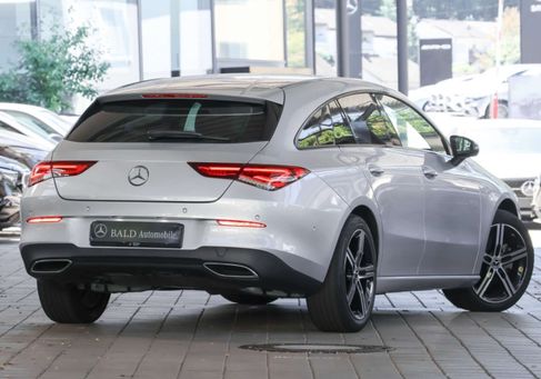 Mercedes-Benz CLA 200, 2022