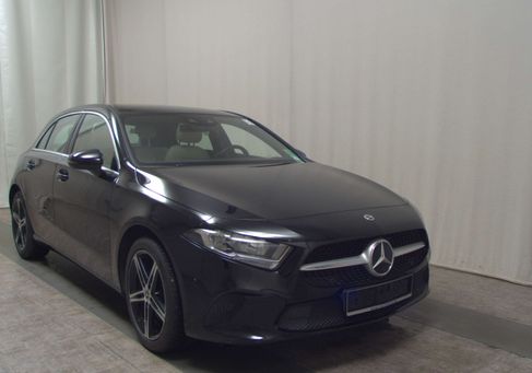 Mercedes-Benz A 220, 2022 3