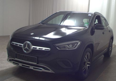 Mercedes-Benz GLA 220, 2022