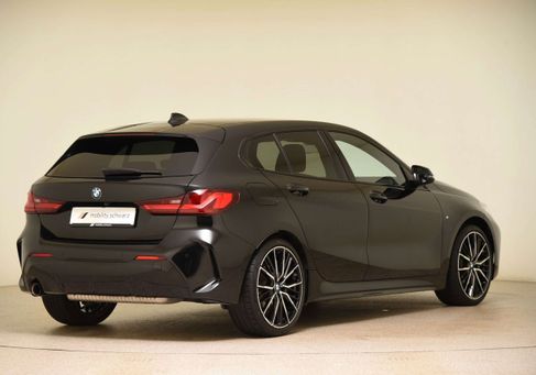 BMW 118, 2024