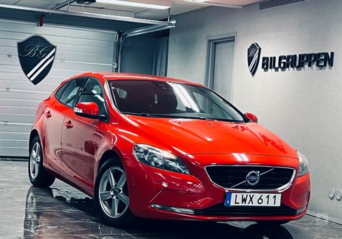 Volvo V40, 2015