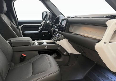 Land Rover Defender, 2025