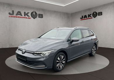 Volkswagen Golf, 2024
