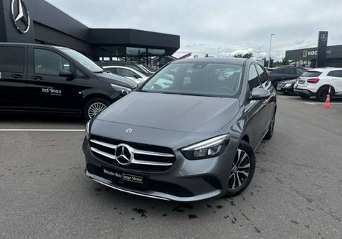 Mercedes-Benz B 180, 2022