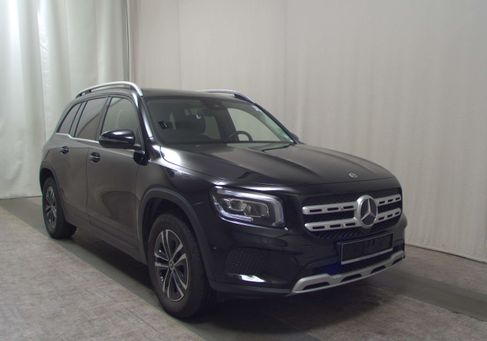 Mercedes-Benz GLB 200, 2023