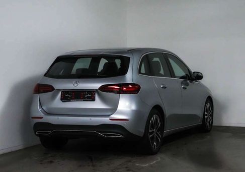 Mercedes-Benz B 180, 2025 3