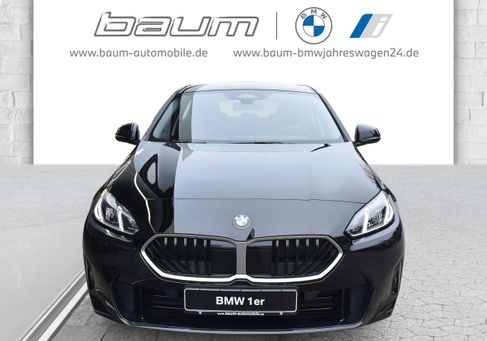 BMW 120, 2025