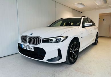 BMW 330, 2023