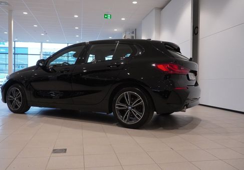 BMW 118, 2022