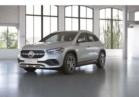 Mercedes-Benz GLA 200, 2022 2