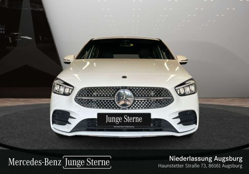 Mercedes-Benz B 180, 2025