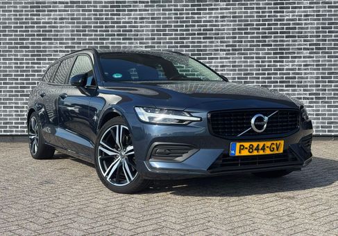 Volvo V60, 2022 3